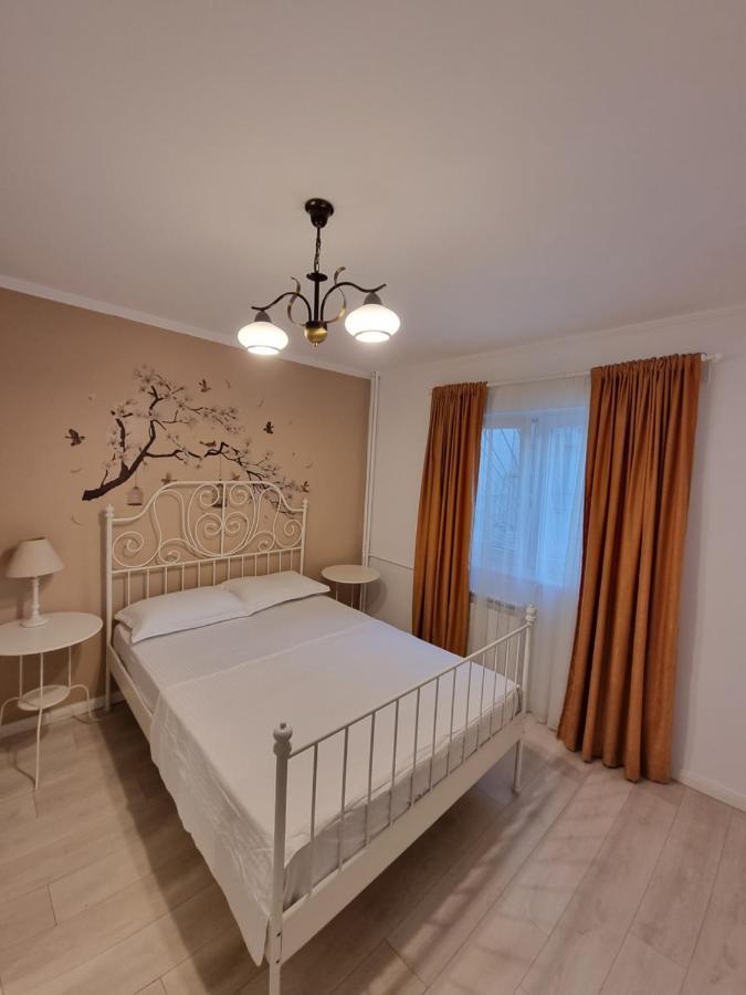 Apartments In The Aviatiei Area On Bukares Bagian luar foto