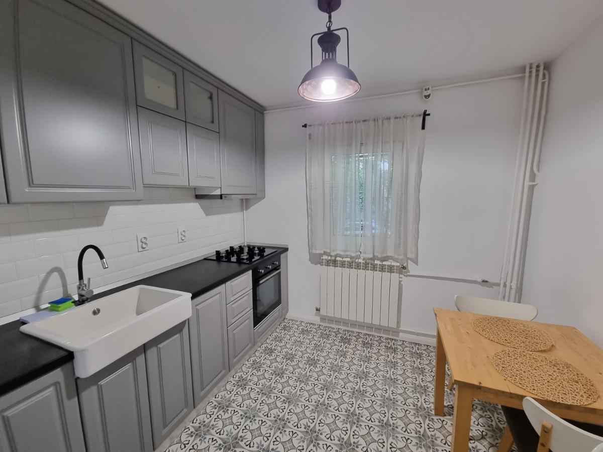 Apartments In The Aviatiei Area On Bukares Bagian luar foto