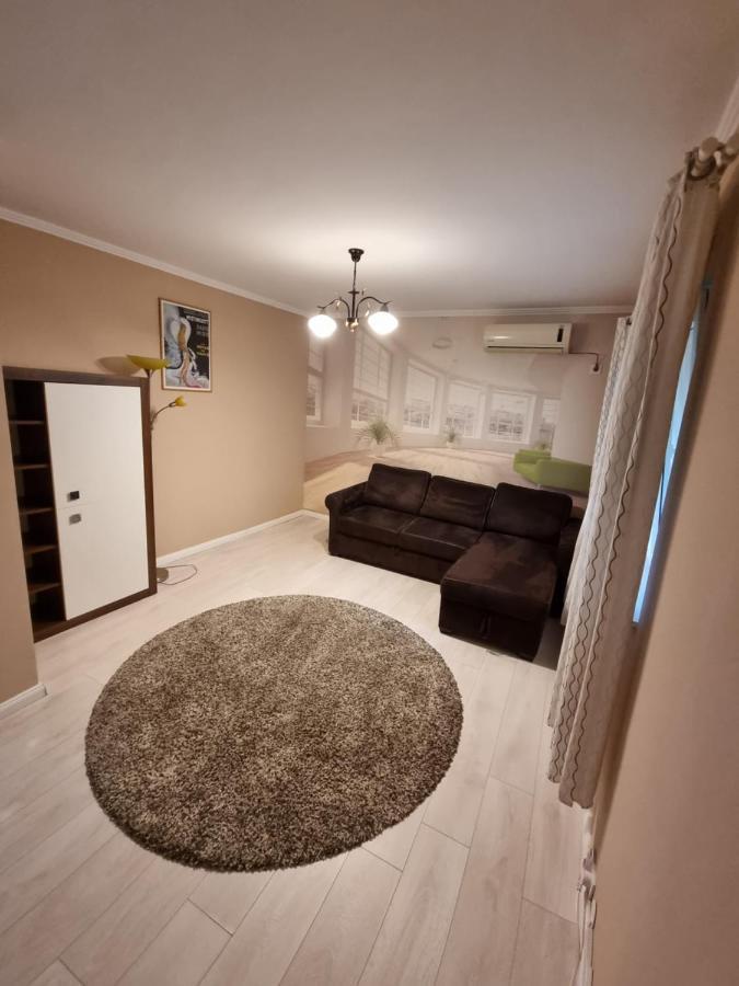Apartments In The Aviatiei Area On Bukares Bagian luar foto