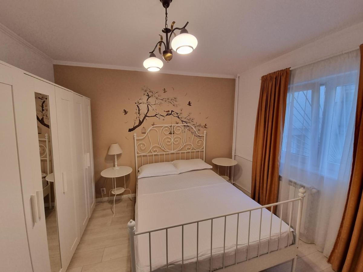 Apartments In The Aviatiei Area On Bukares Bagian luar foto