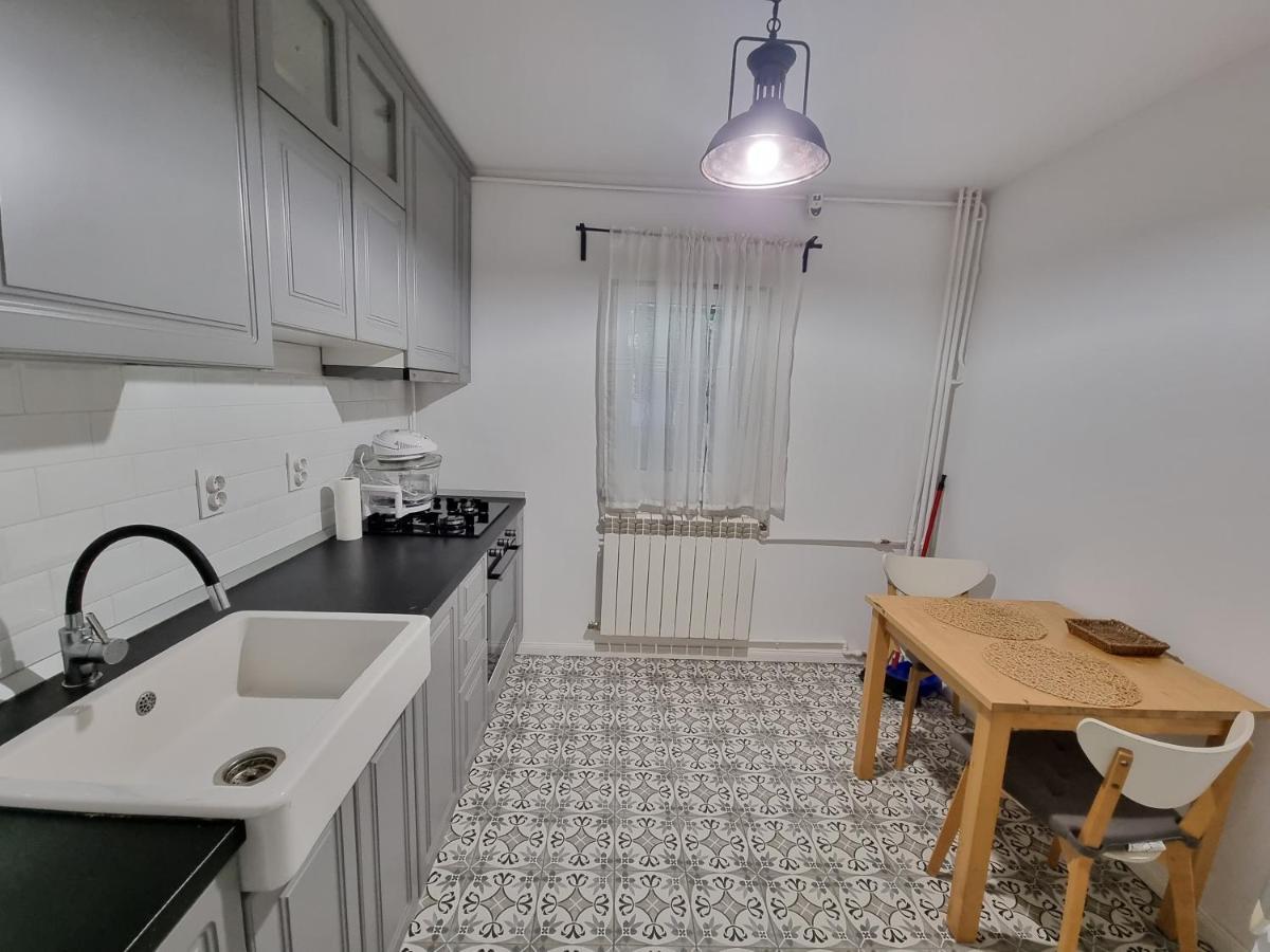 Apartments In The Aviatiei Area On Bukares Bagian luar foto