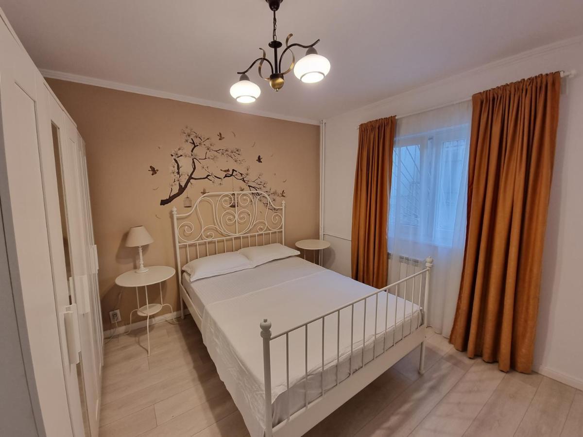 Apartments In The Aviatiei Area On Bukares Bagian luar foto